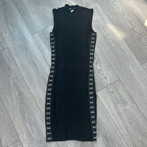 All 4 items size XS. For $25